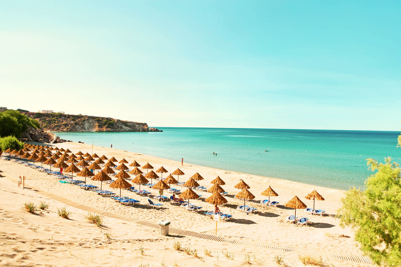 Sunwing Makrigialos Beach ligger nära en av Kretas härligaste stränder.