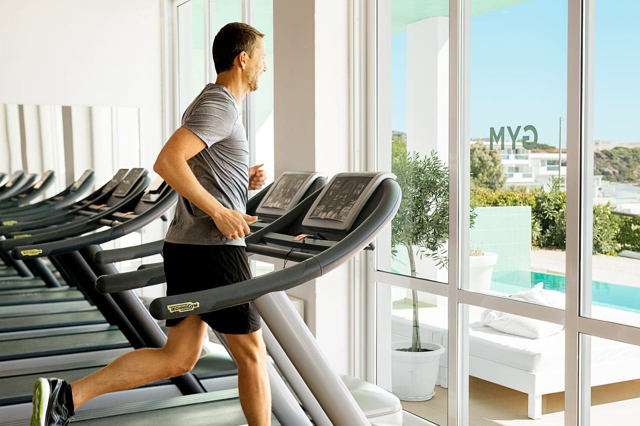 I hotellets gym kan du träna under semestern.