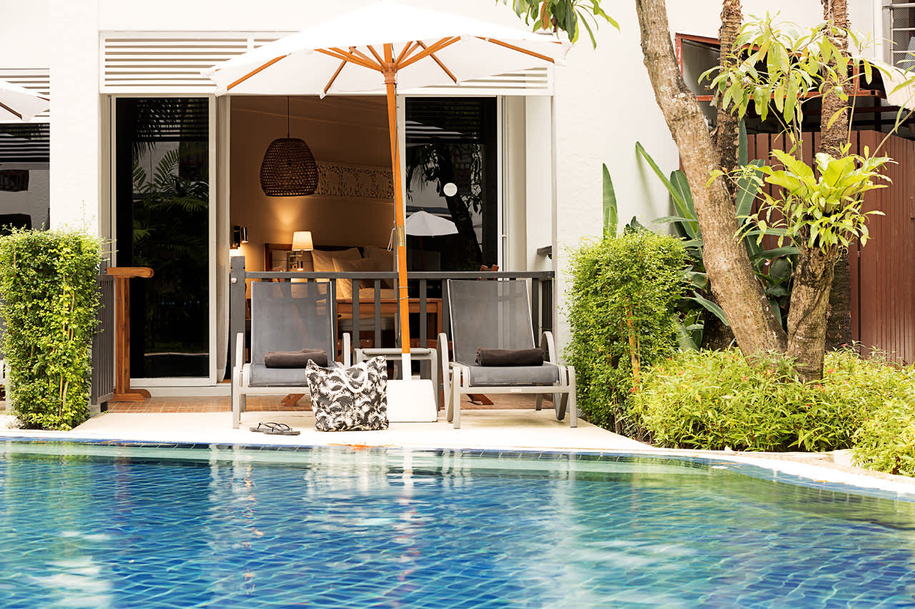 Enrumssvit Royal Family Suite, terrass med direkt access till hotellets pool