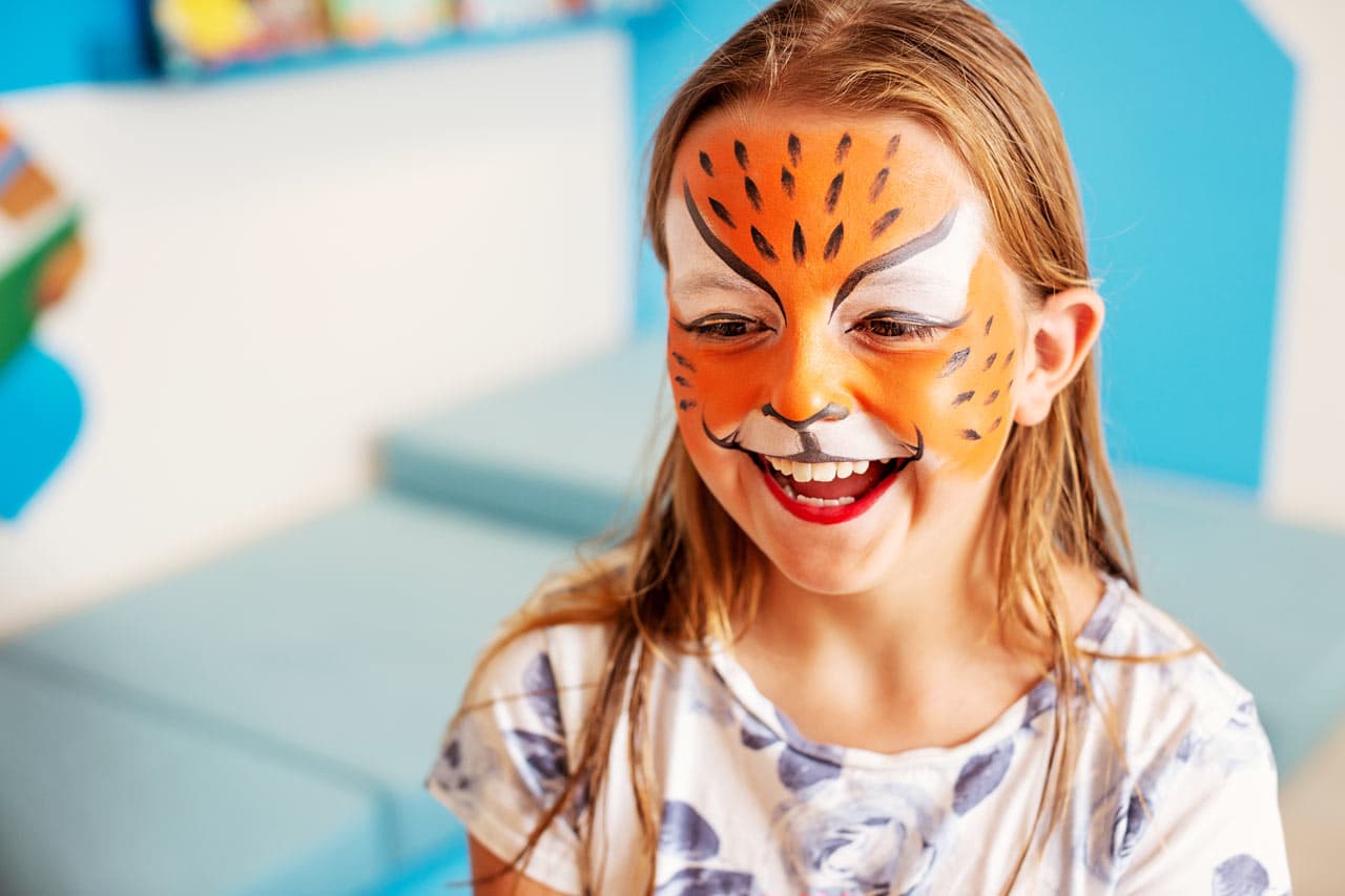 Bli målad som en tiger, en fjäril eller kanske en katt i Lollo & Bernie's Mini Land.