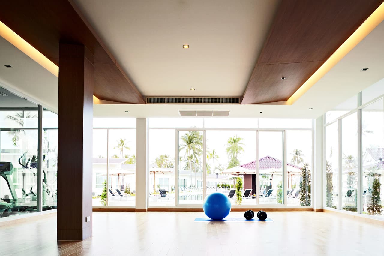Hotellet har ett fräscht gym med en separat yoga-avdelning