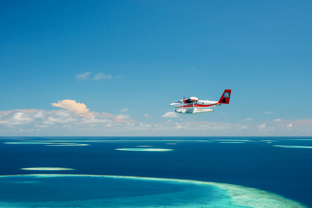 Till Kagi Maldives Spa Island kan du välja om du vill åka med sjöflyg eller speedboat