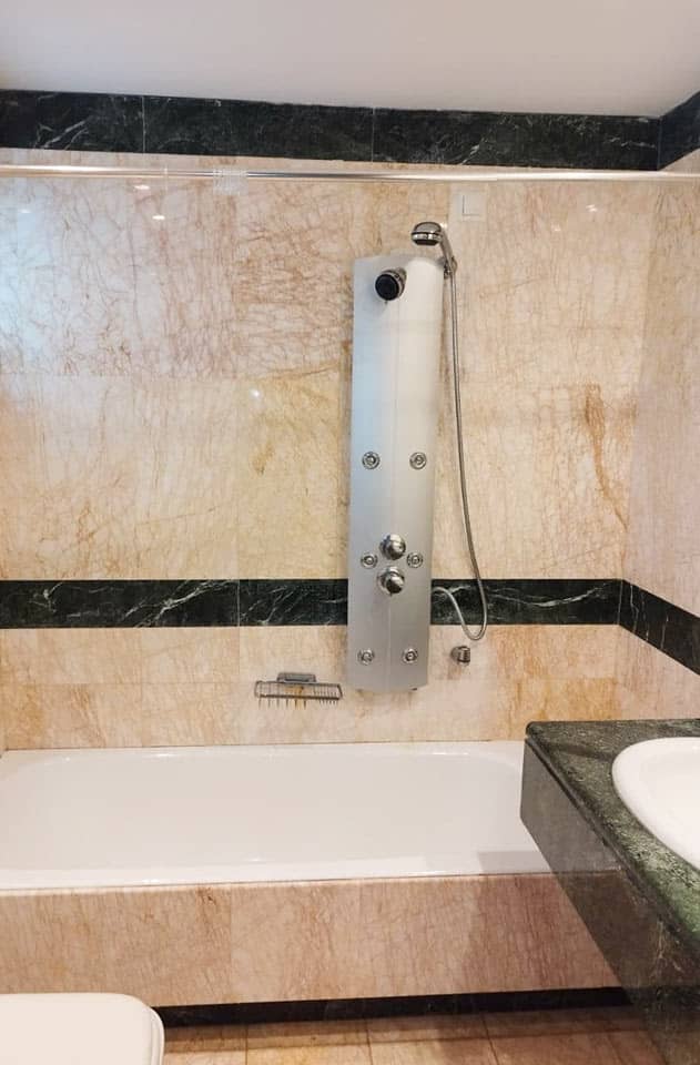 Exempel på badrum i dubbelrum superior med havsutsikt, specifikt badrum kan inte garanteras