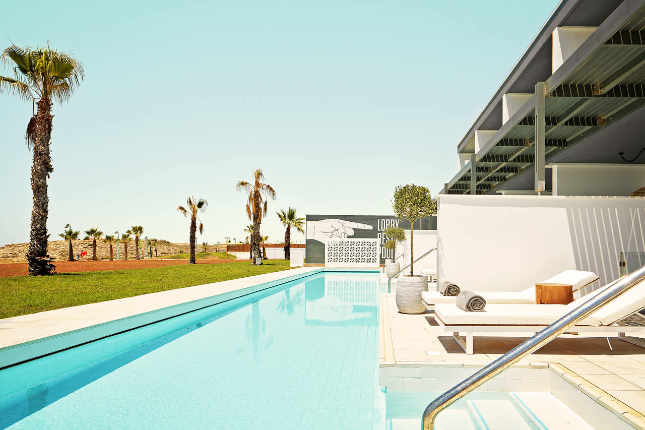 2-rums CLUB POOL SUITE, terrass mot havet med access till privat, delad pool
