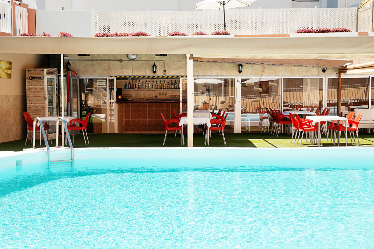 Hotellets poolbar
