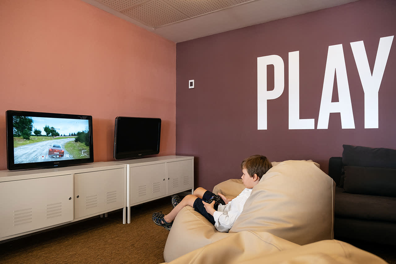 I Teen Lounge kan du utmana dina kompisar i PlayStation 4