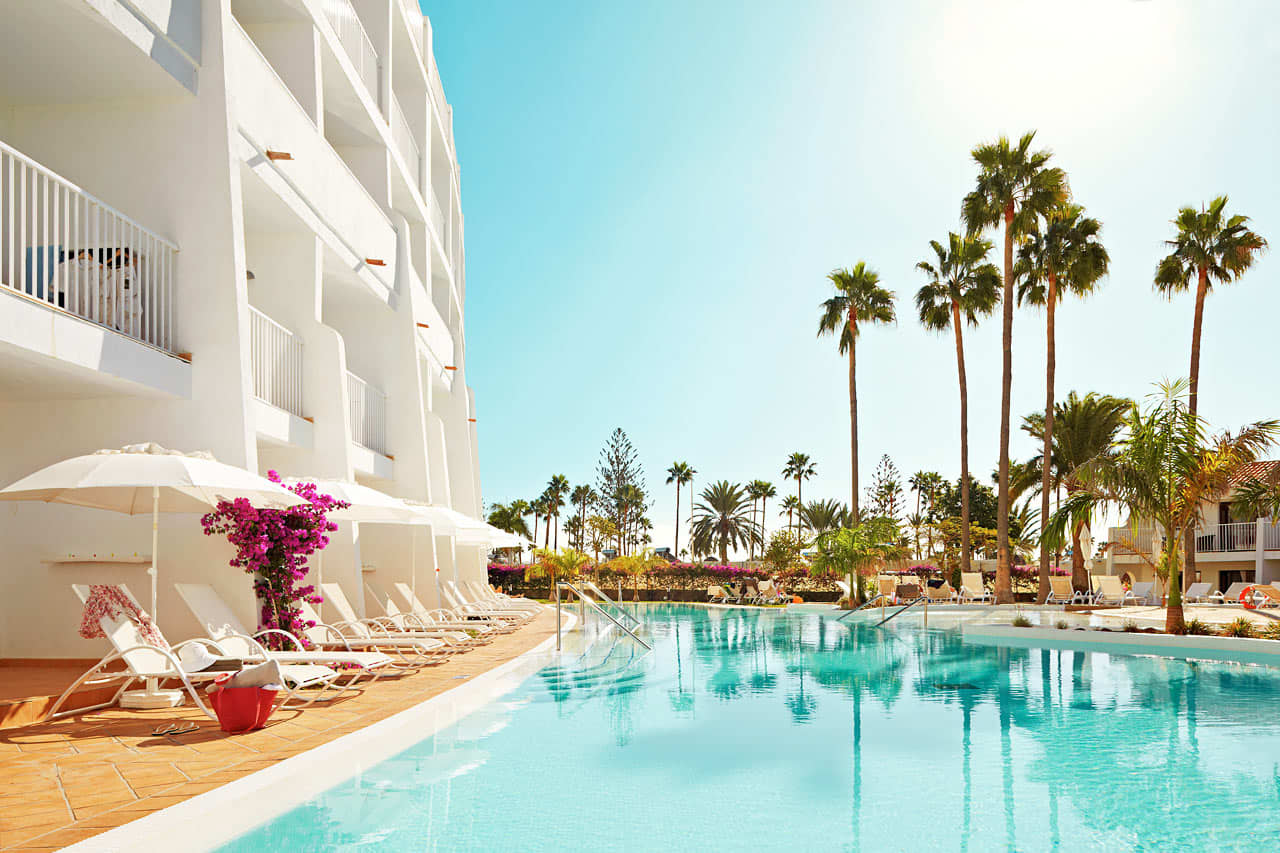 Här kan du lyxa till semestern och boka en Prime Pool Suite med direkt access till hotellets pool