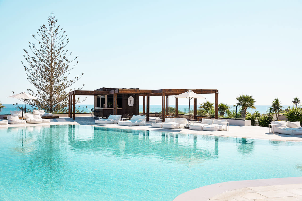 Souma Pool Bar