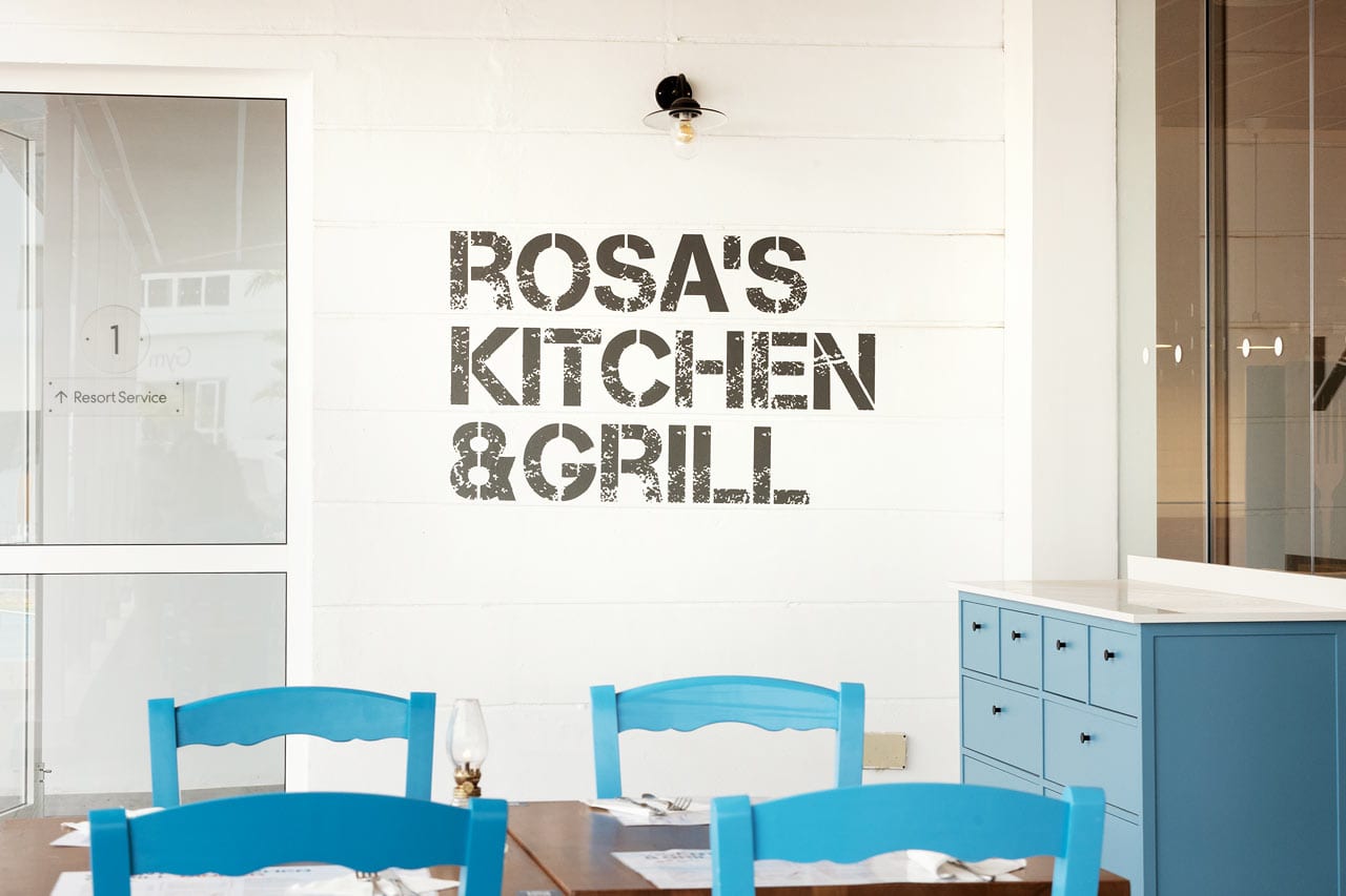I Rosa's Kitchen & Grill kan du njuta av vällagade rätter till lunch och middag,