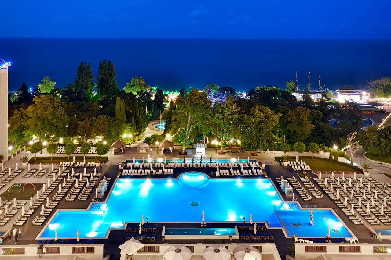 Hotellets poolområde för samtliga gäster