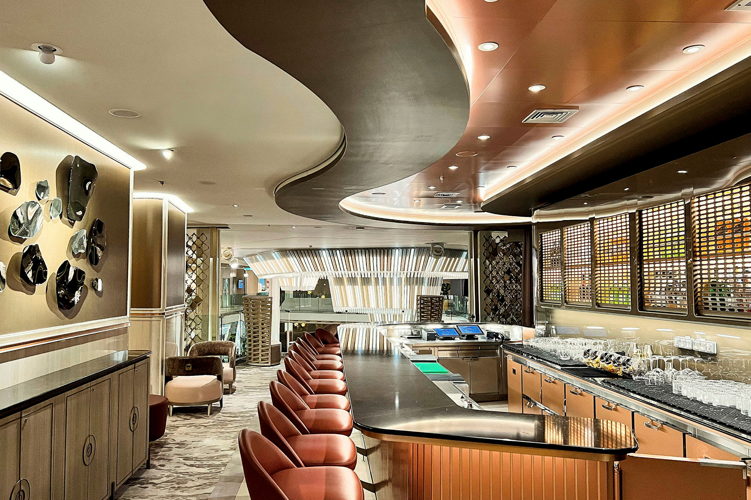 Elegant bar med sittplatser och modern inredning. (AI-genererad text)