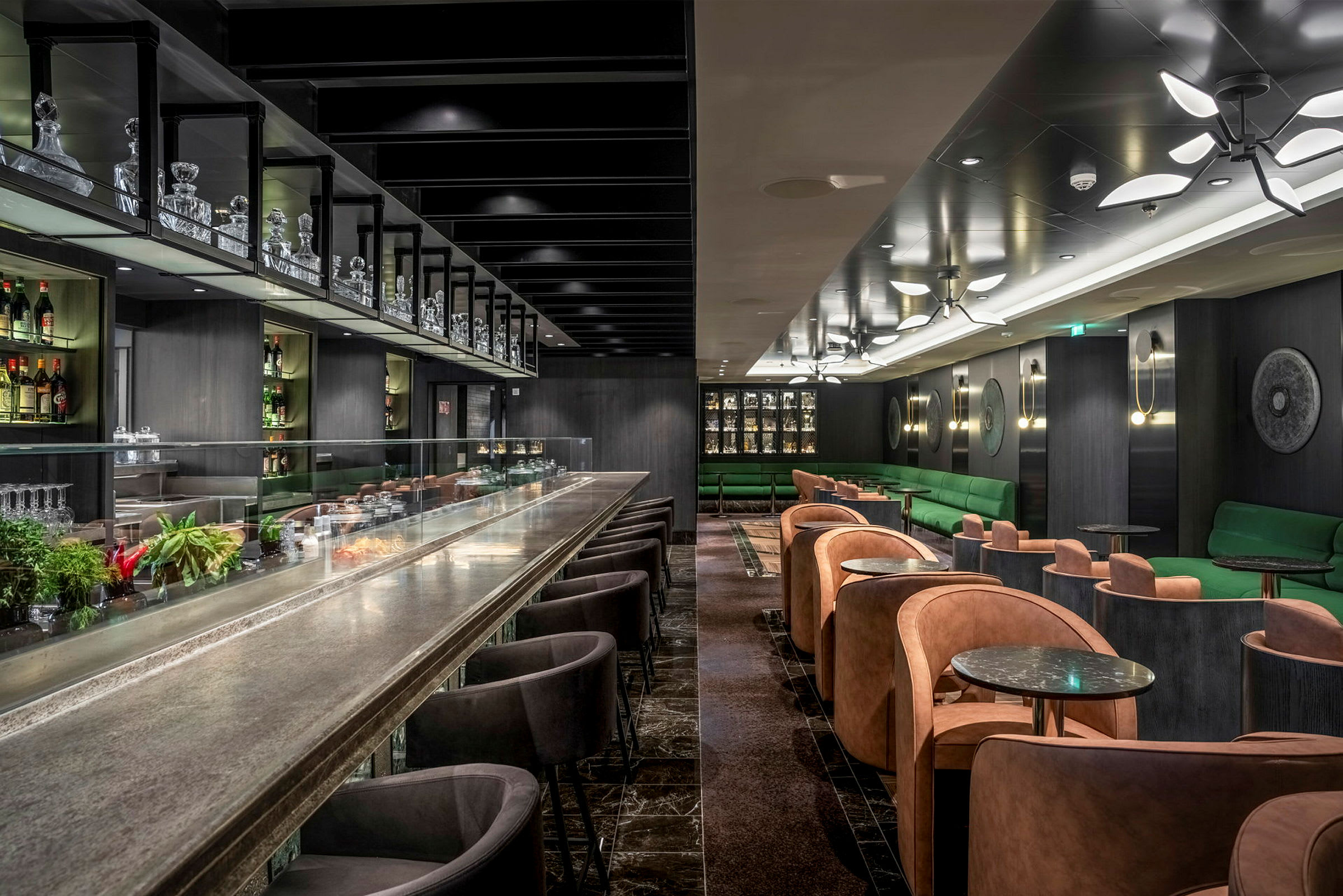 En elegant lounge med en bardisk och sittplatser. (AI-genererad text)