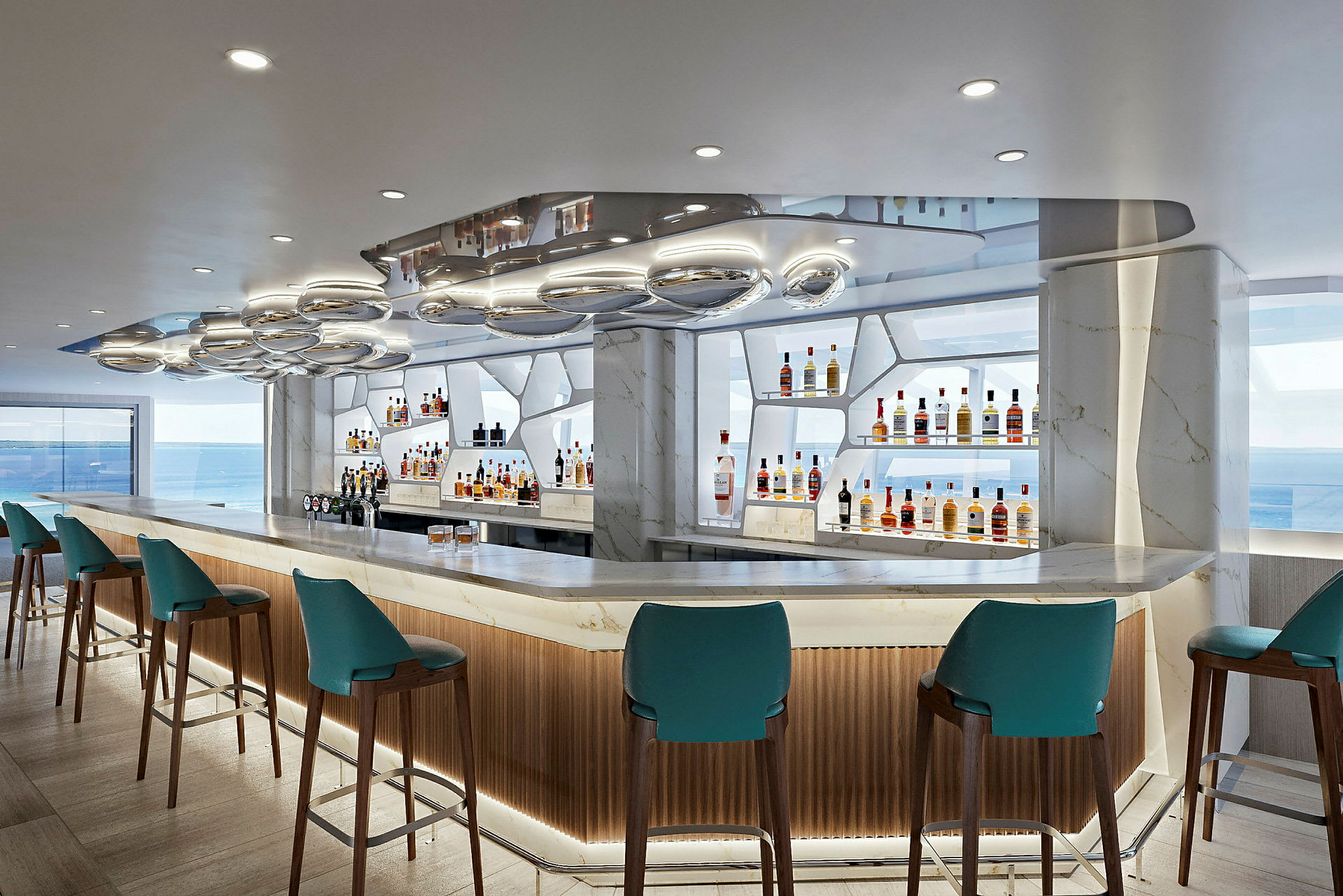 Modern bar med turkosa stolar och hyllor med flaskor. (AI-genererad text)