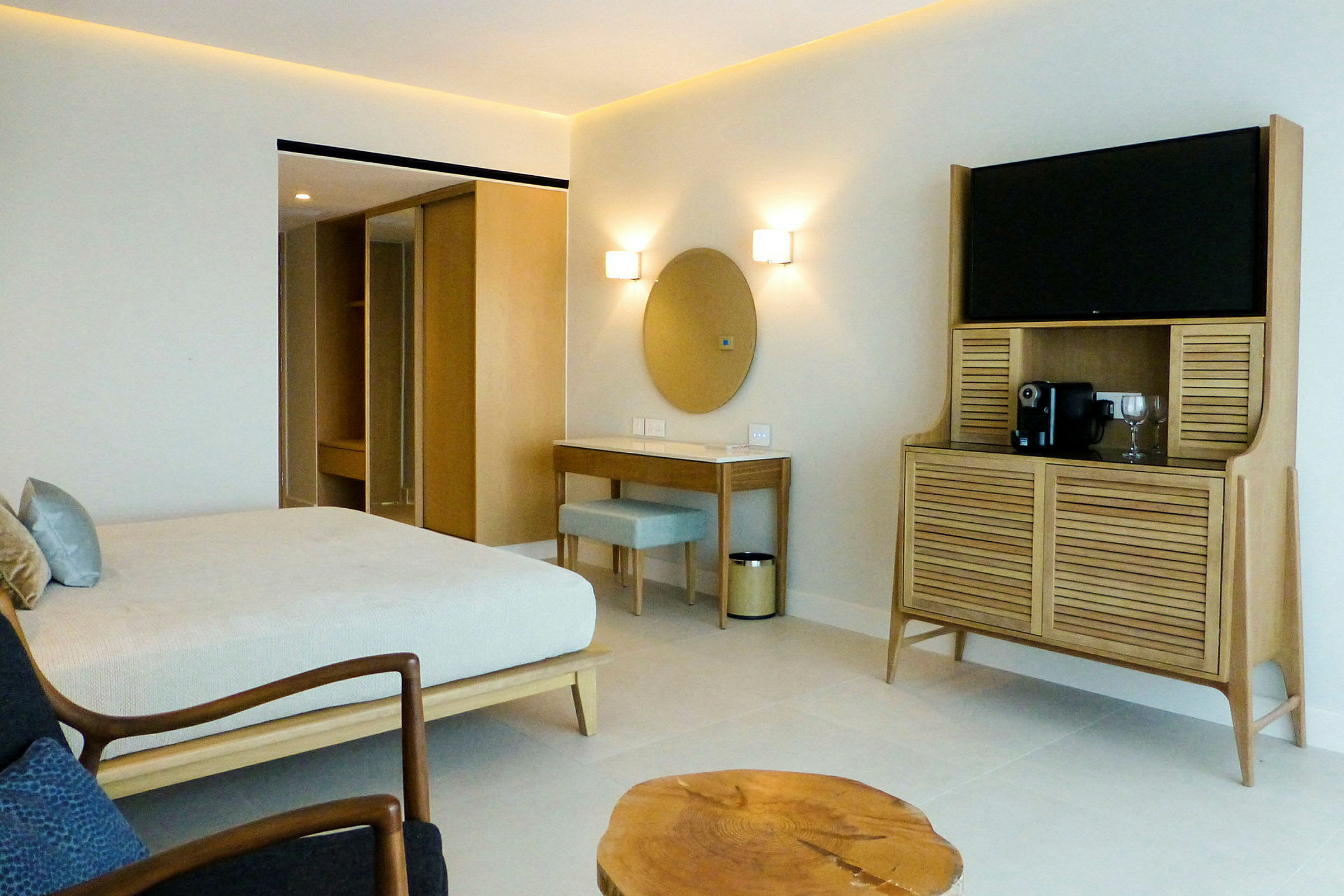 Dubbelrum med access till privat, delad pool