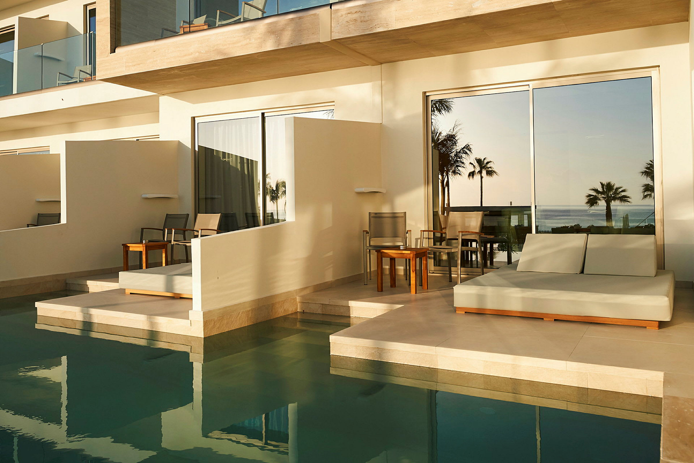 Dubbelrum med access till privat, delad pool