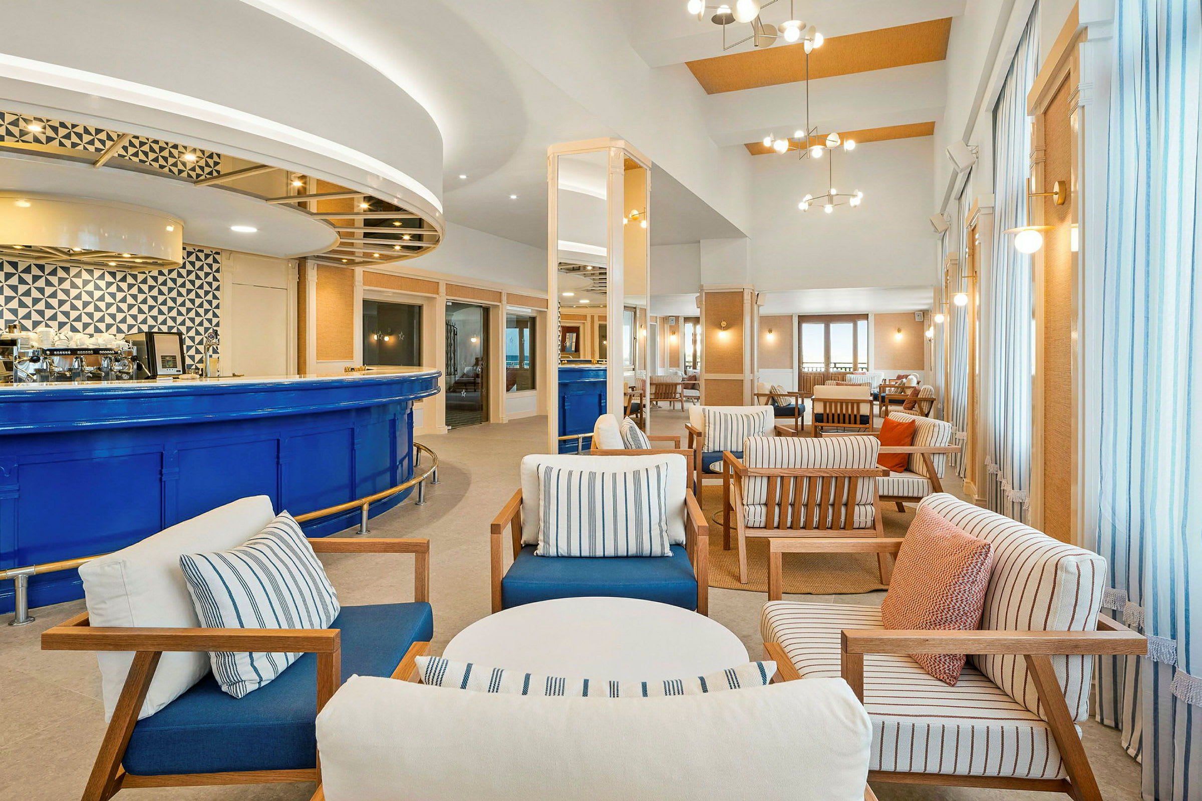 Bar Main