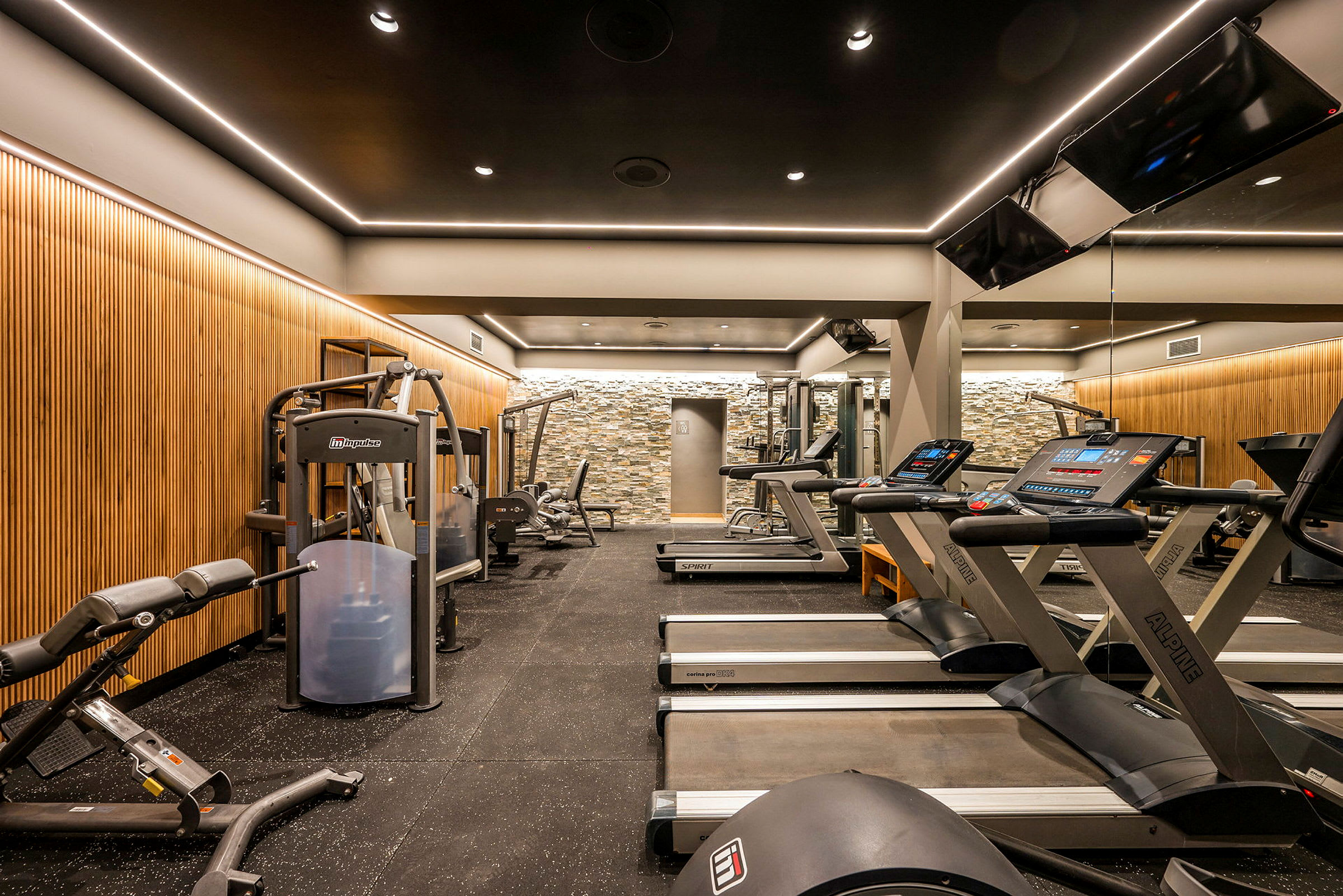 Gym med träningsutrustning. (AI-genererad text)