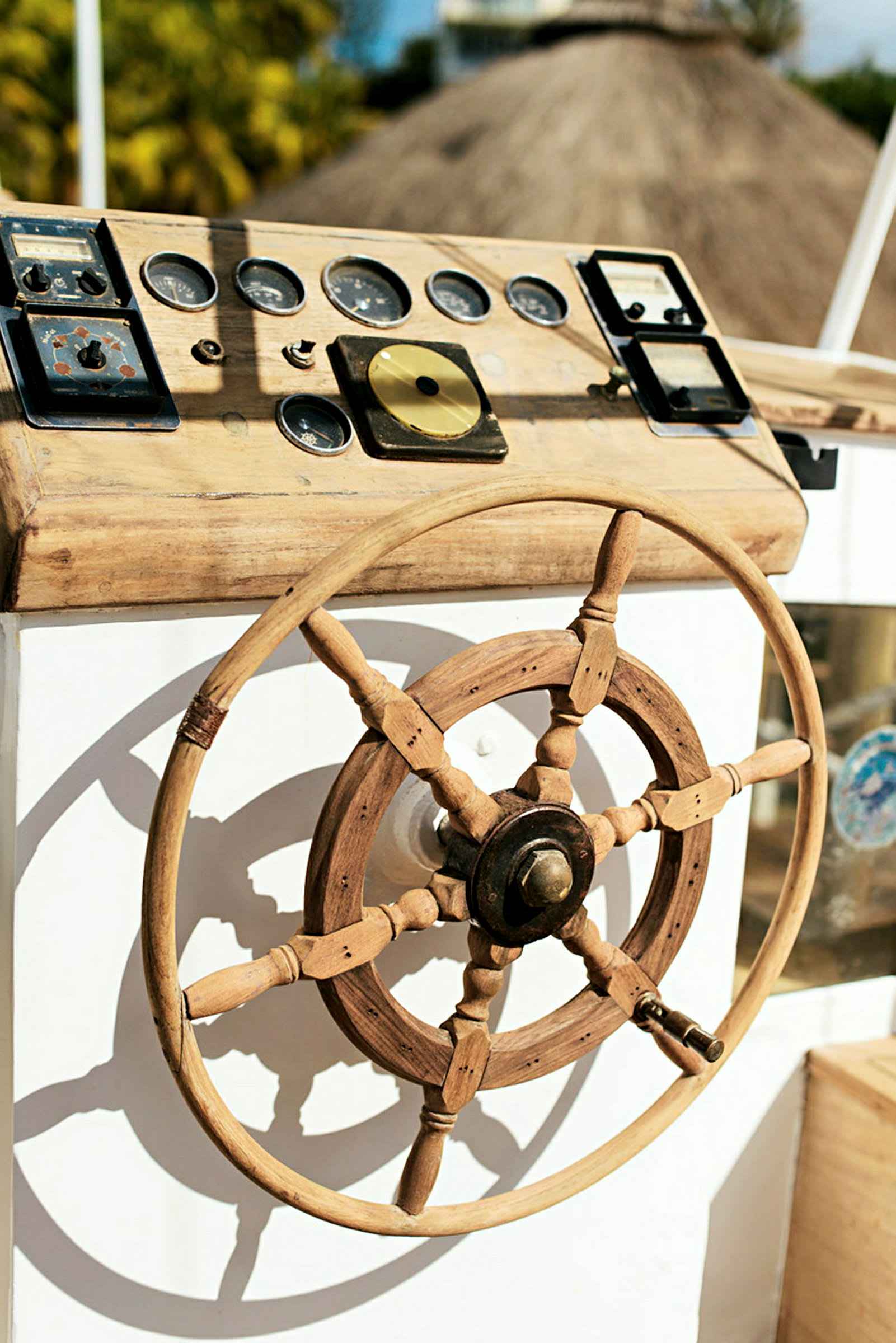 Träroder med instrumentpanel. (AI-genererad text)