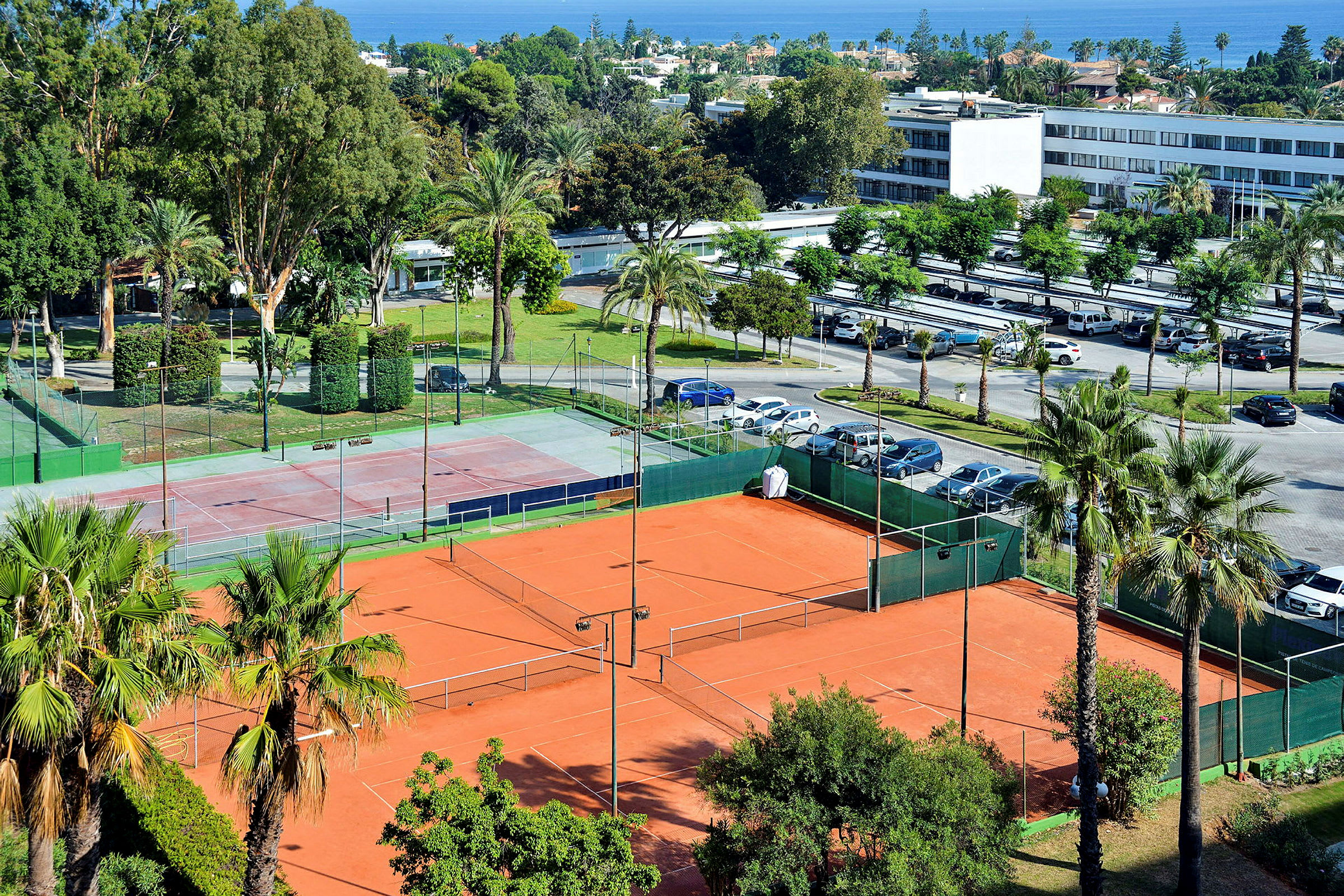 Hotellets tennisbanor