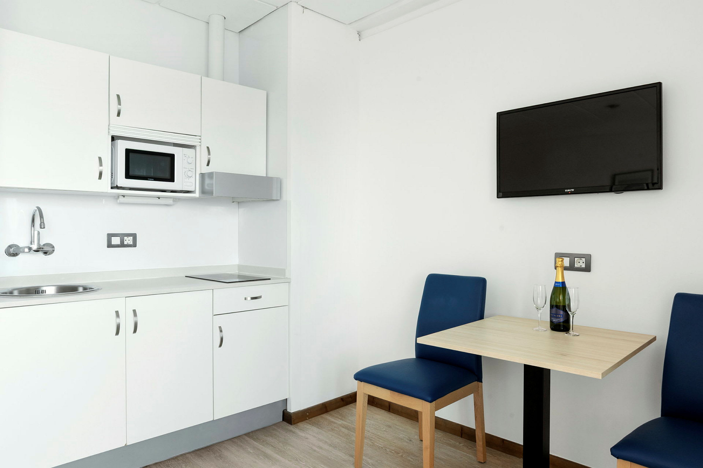 Tvårumslägenhet premium under marknivå med terrass / Tvårumslägenhet premium med begränsad havsutsikt / Tvårumslägenhet premium med havsutsikt / Tvårumslägenhet premium på de övre våningarna med havsutsikt