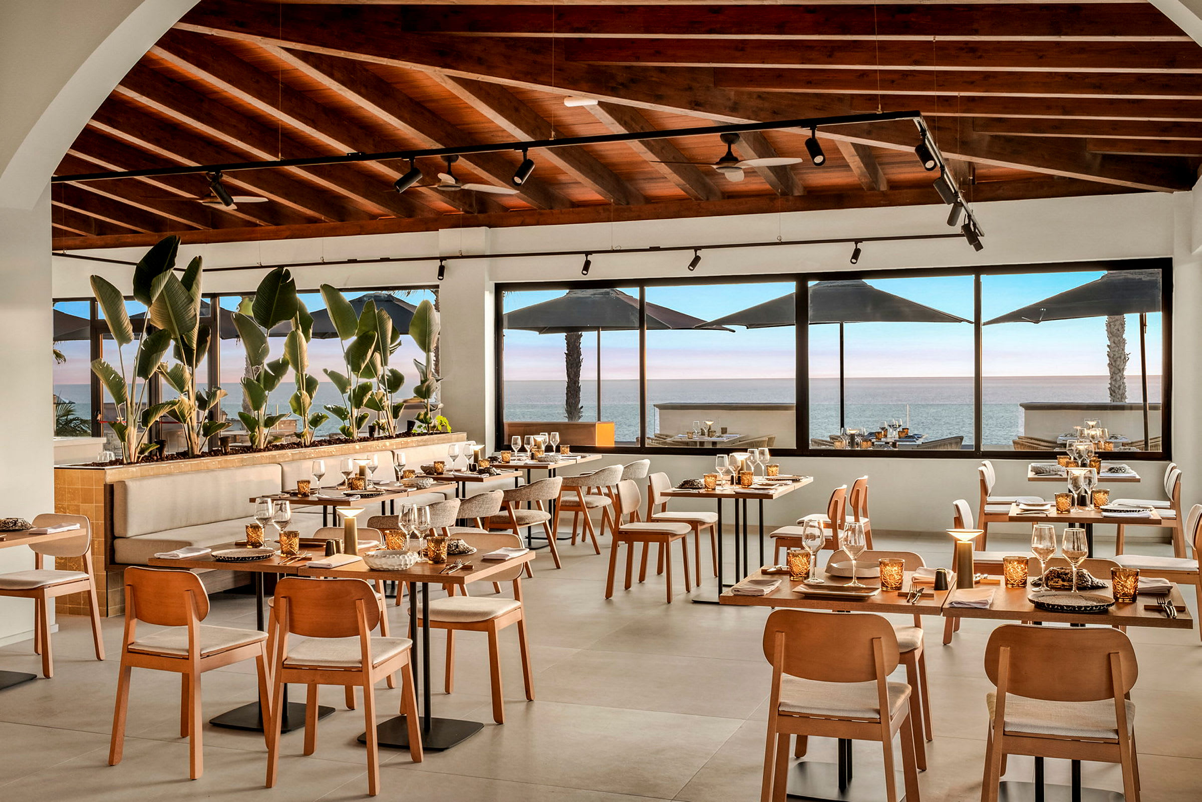 À la carte-restaurang Canarian