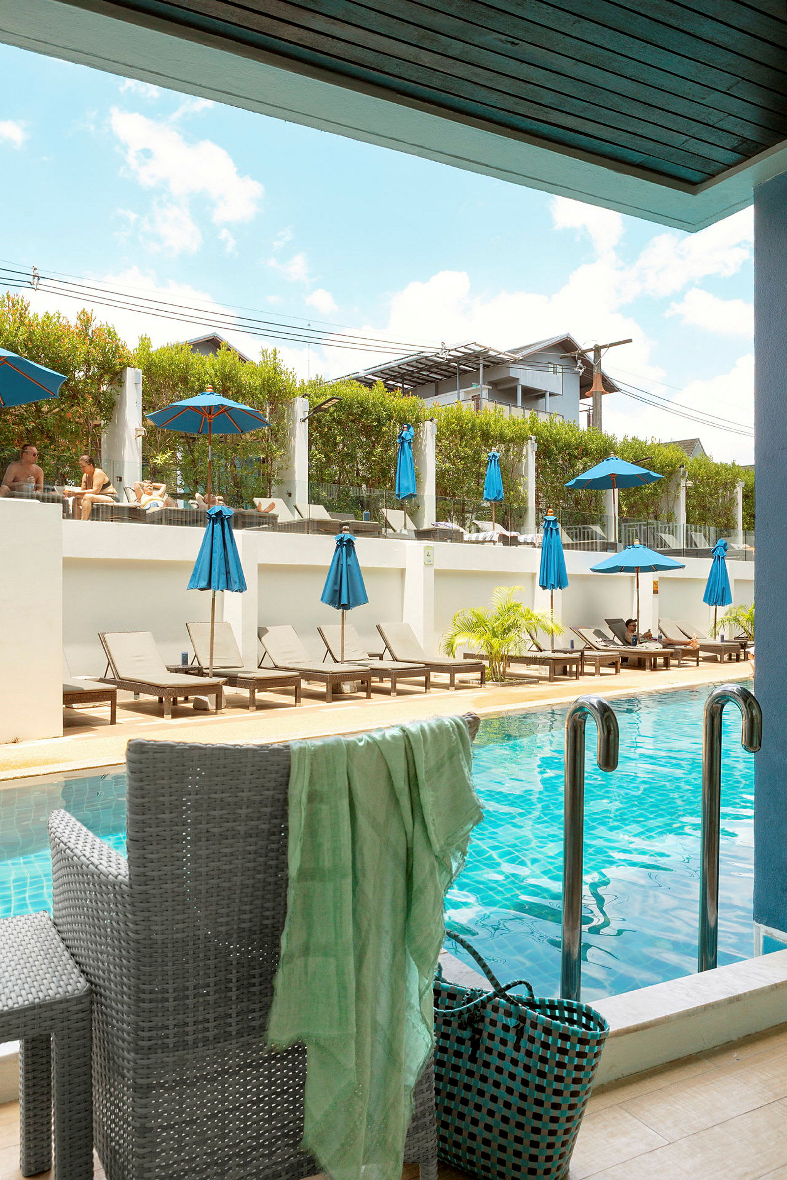 Dubbelrum med poolaccess till gemensam pool
