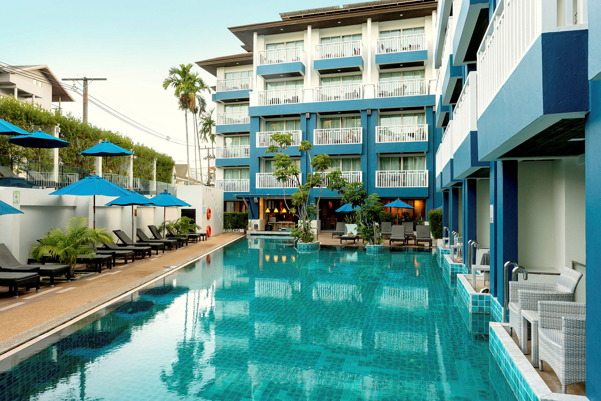Dubbelrum med poolaccess till gemensam pool