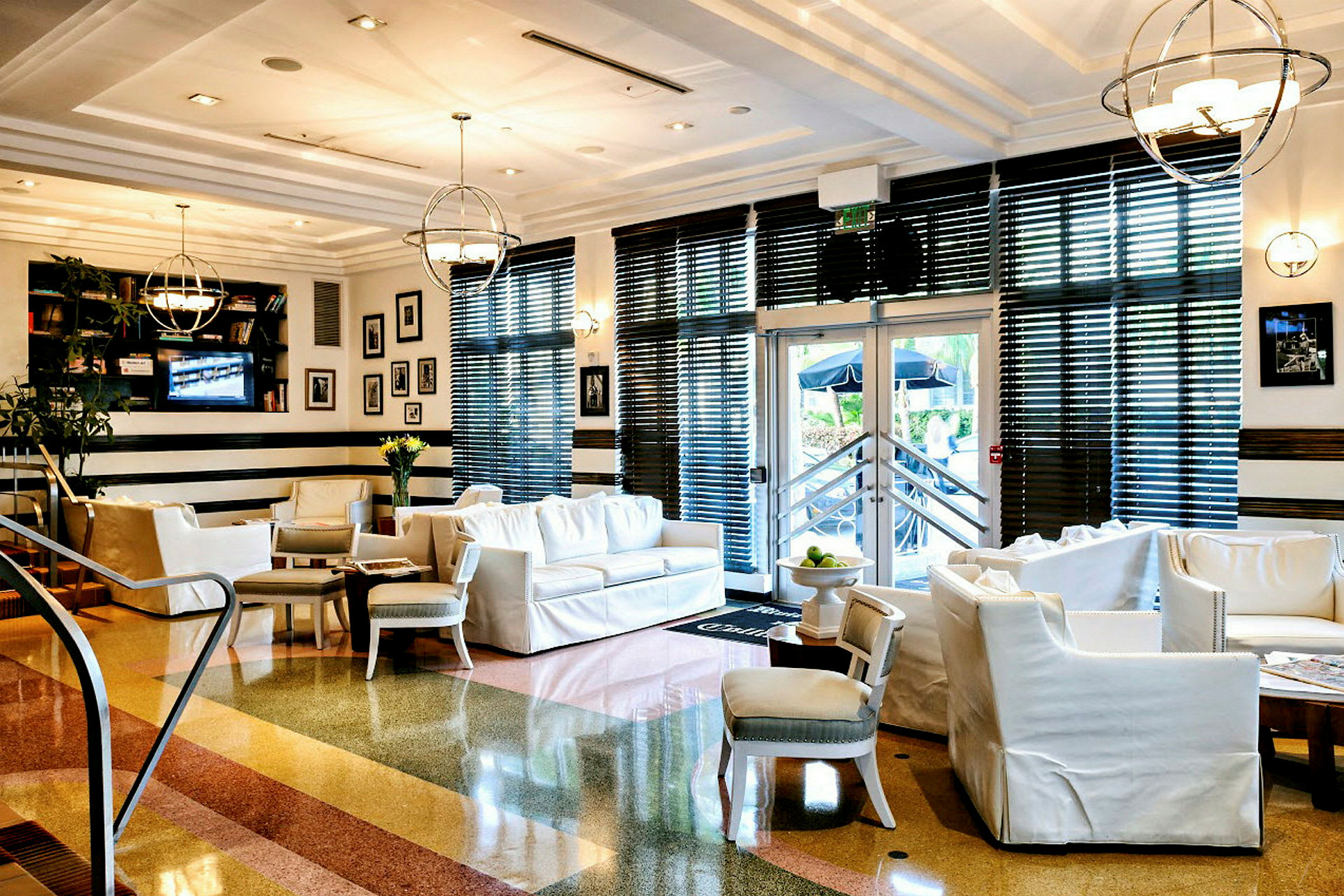 Lobby i ena hotellbyggnaden