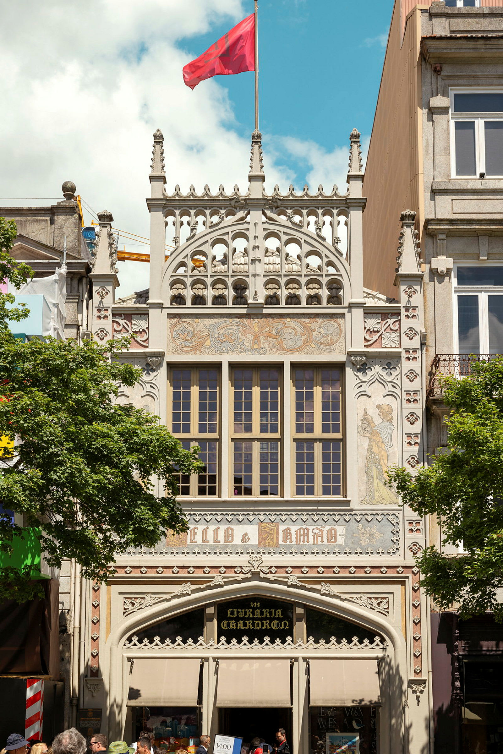 Livraria Lello – Portos berömda bokhandel med praktfull inredning