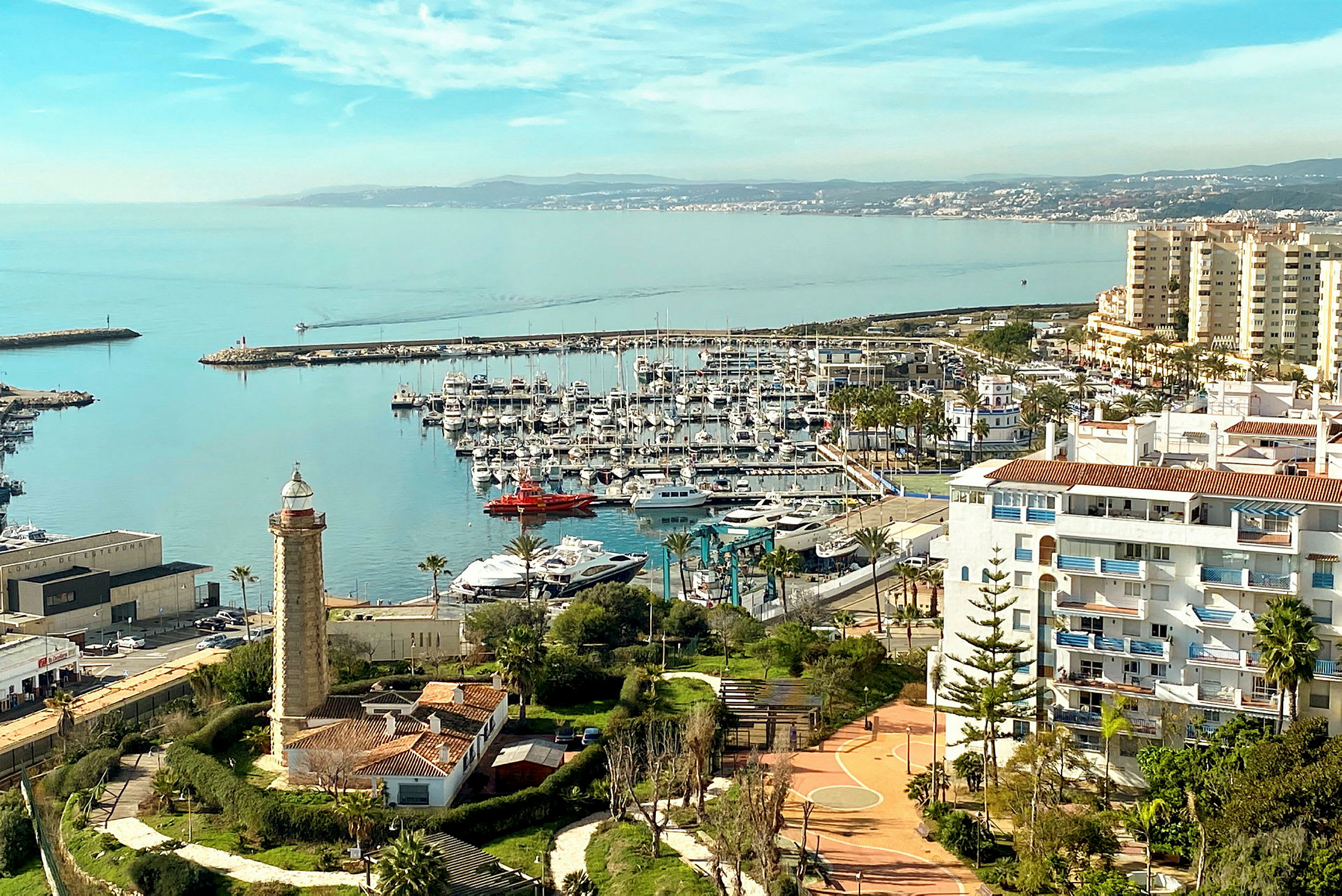 Vy över Estepona marina