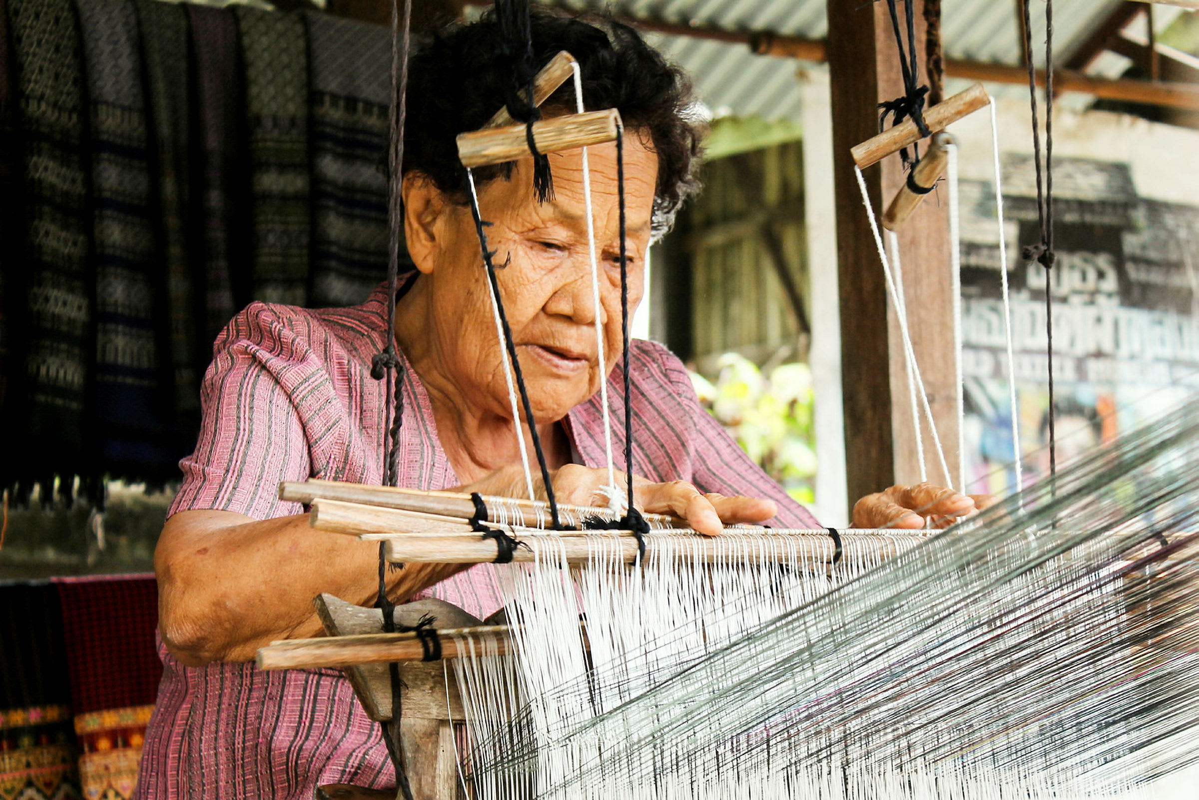 Traditionell vävning i Sukhothai