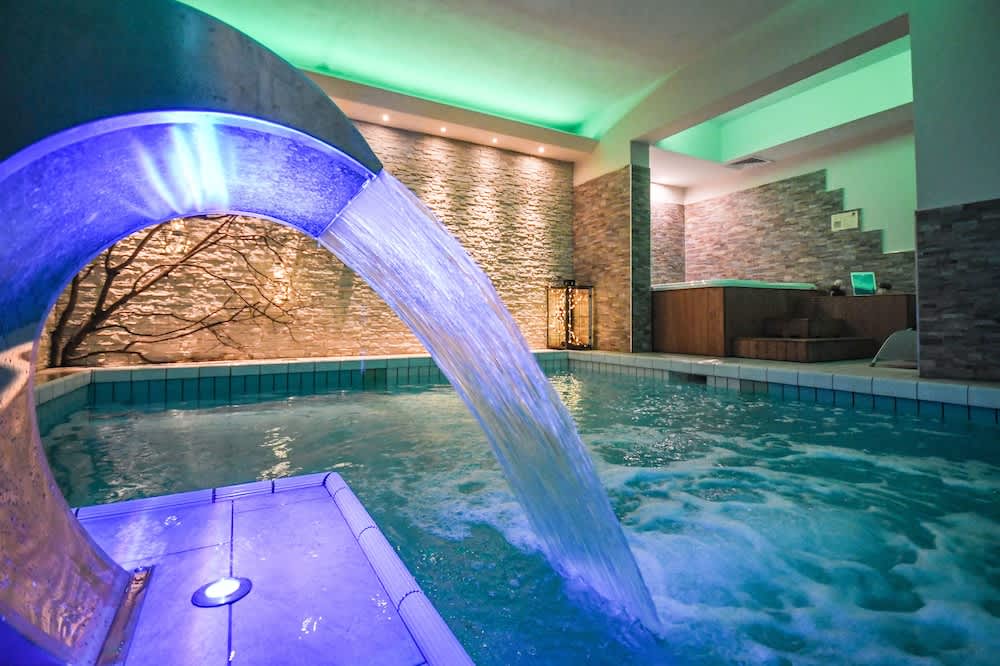 Pool inomhus/utomhus