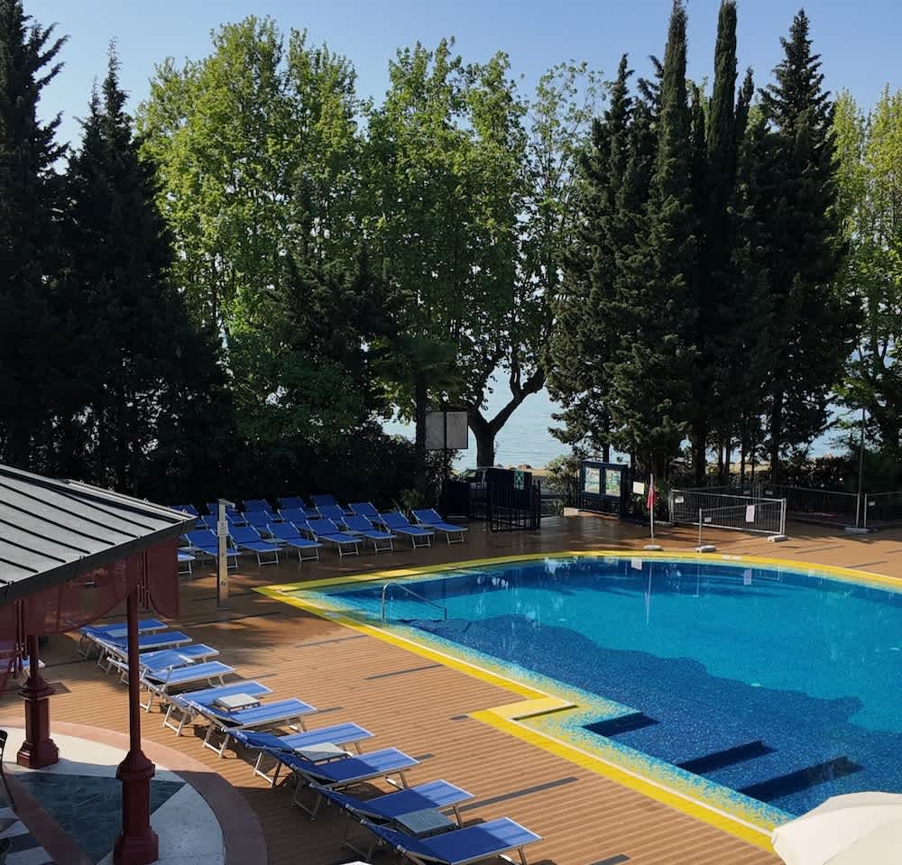 Utomhuspool