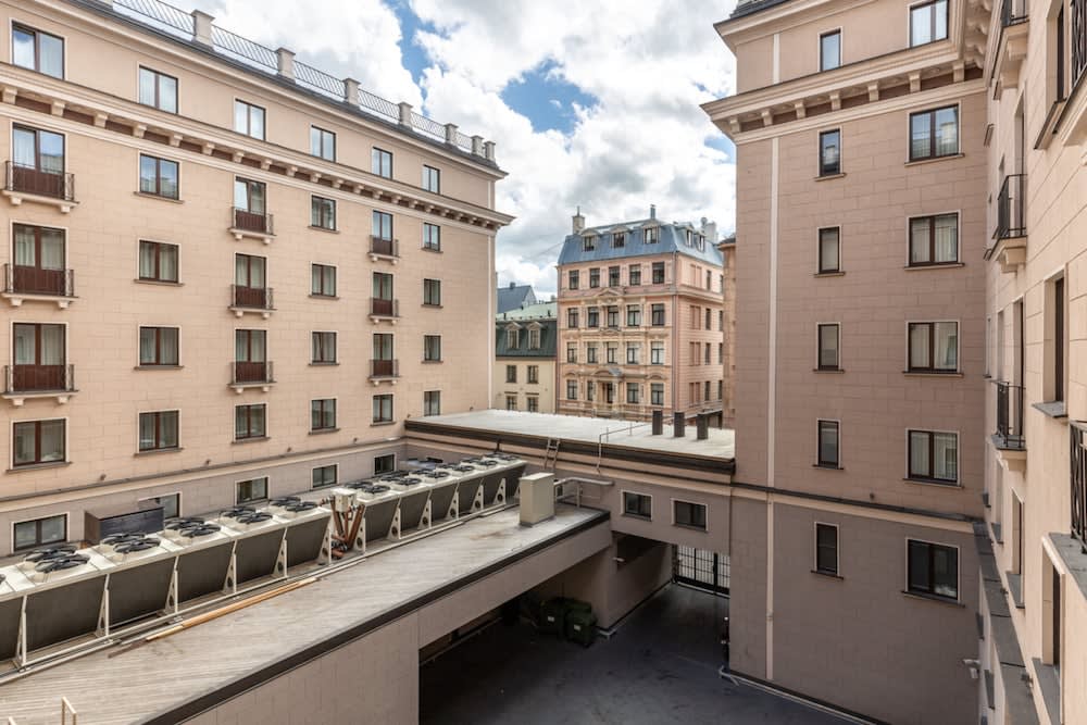 Utsikt mot innergård