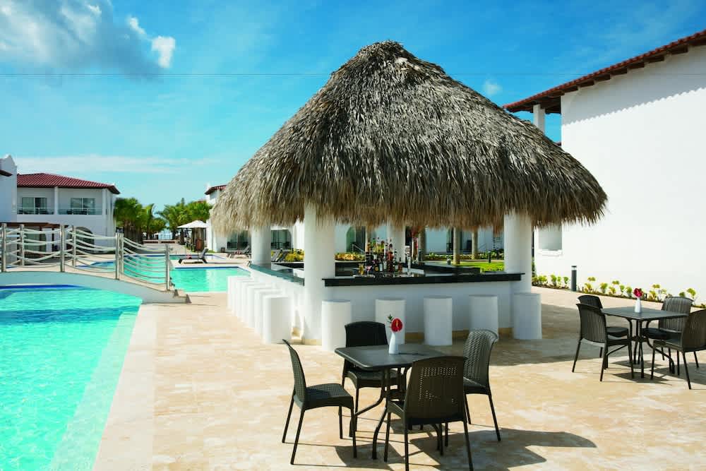 Bar vid poolen