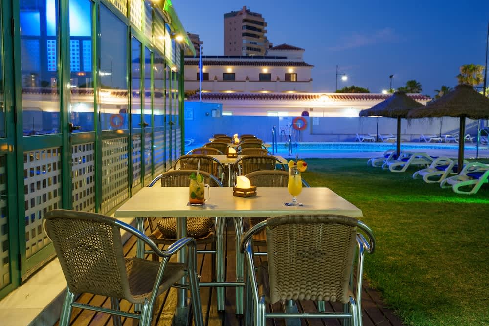 Bar vid poolen