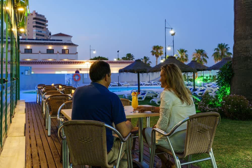 Bar vid poolen