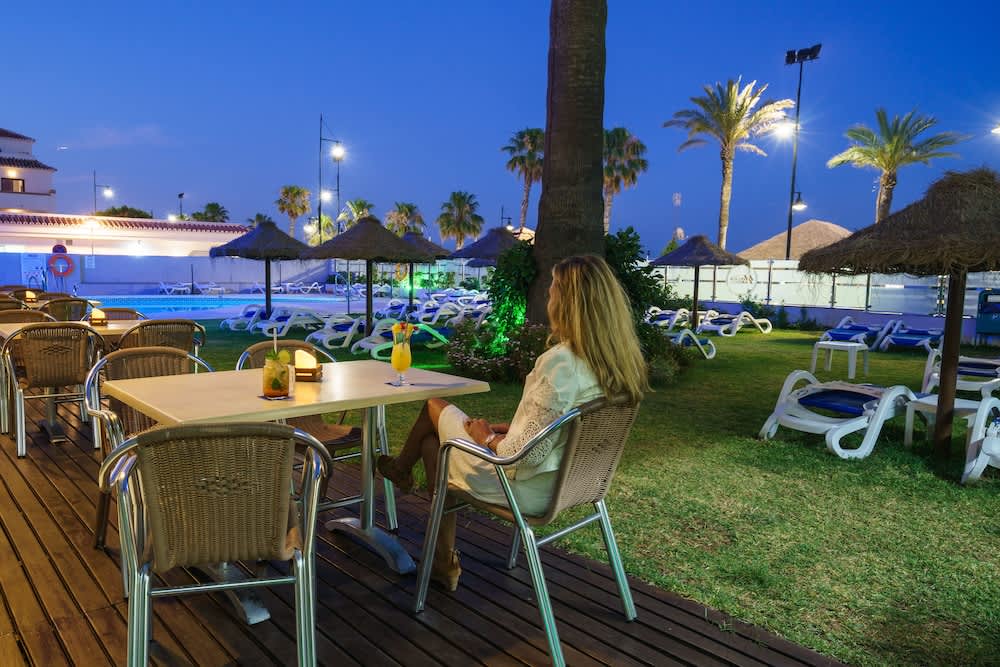 Bar vid poolen