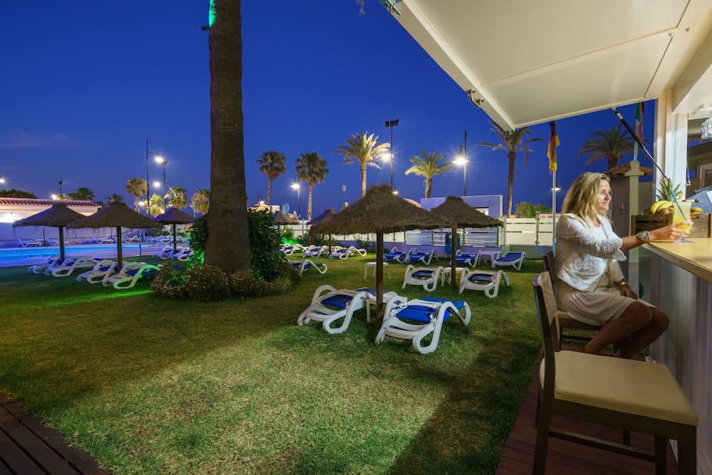 Bar vid poolen