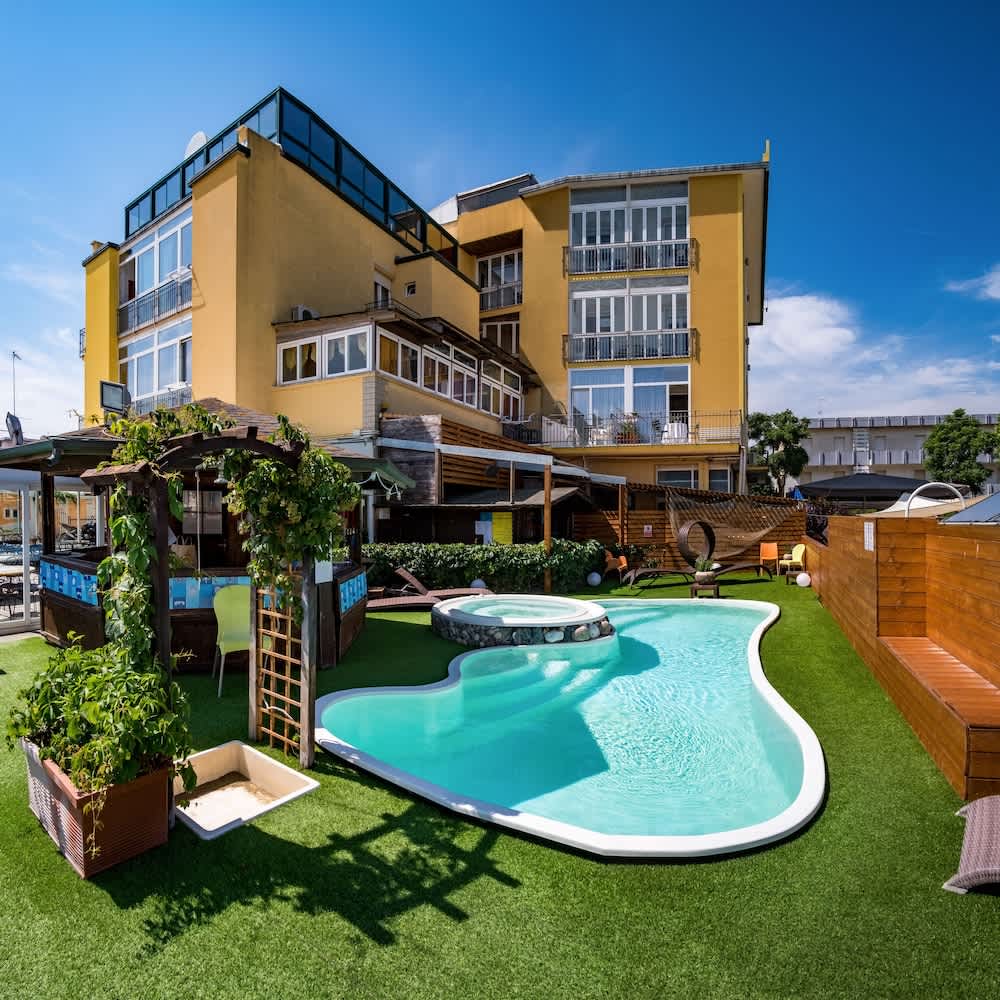 Utomhuspool
