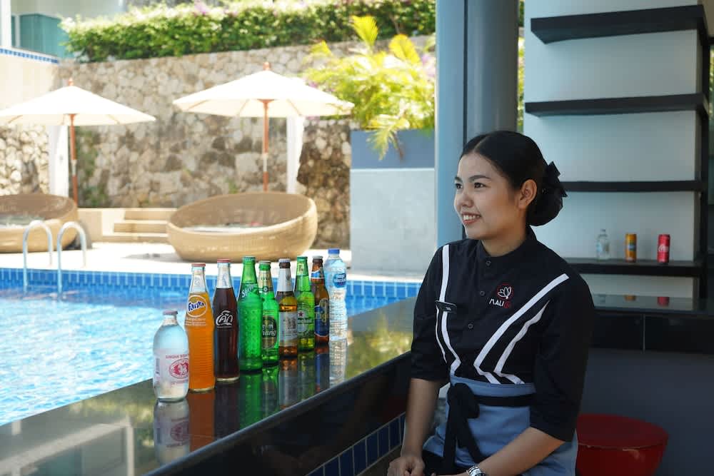 Bar vid poolen