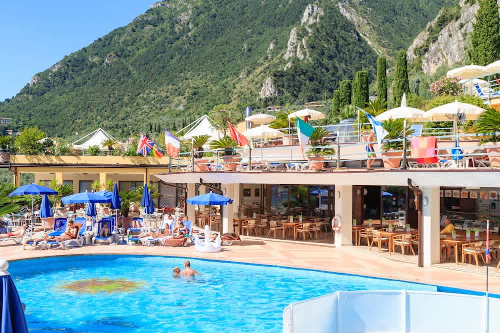 Bar vid poolen