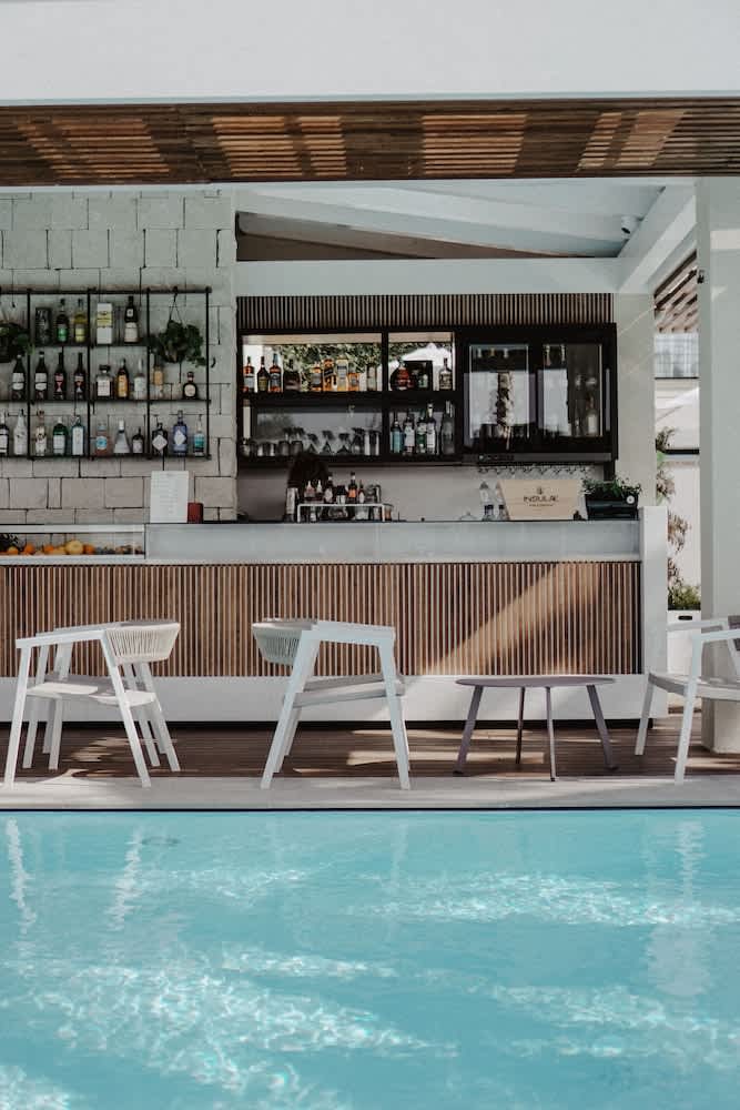 Poolbar