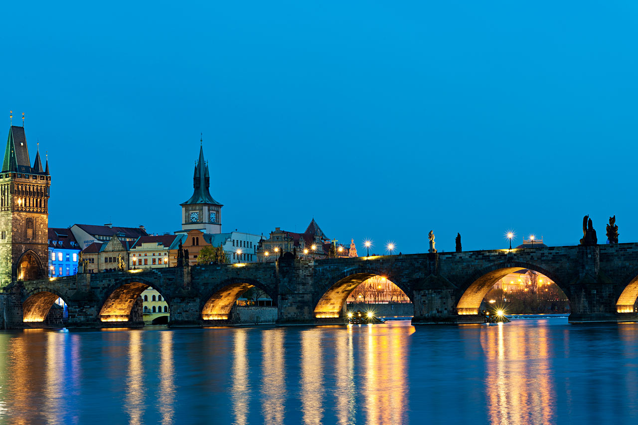 Gamla stan och Karlsbron i Prag