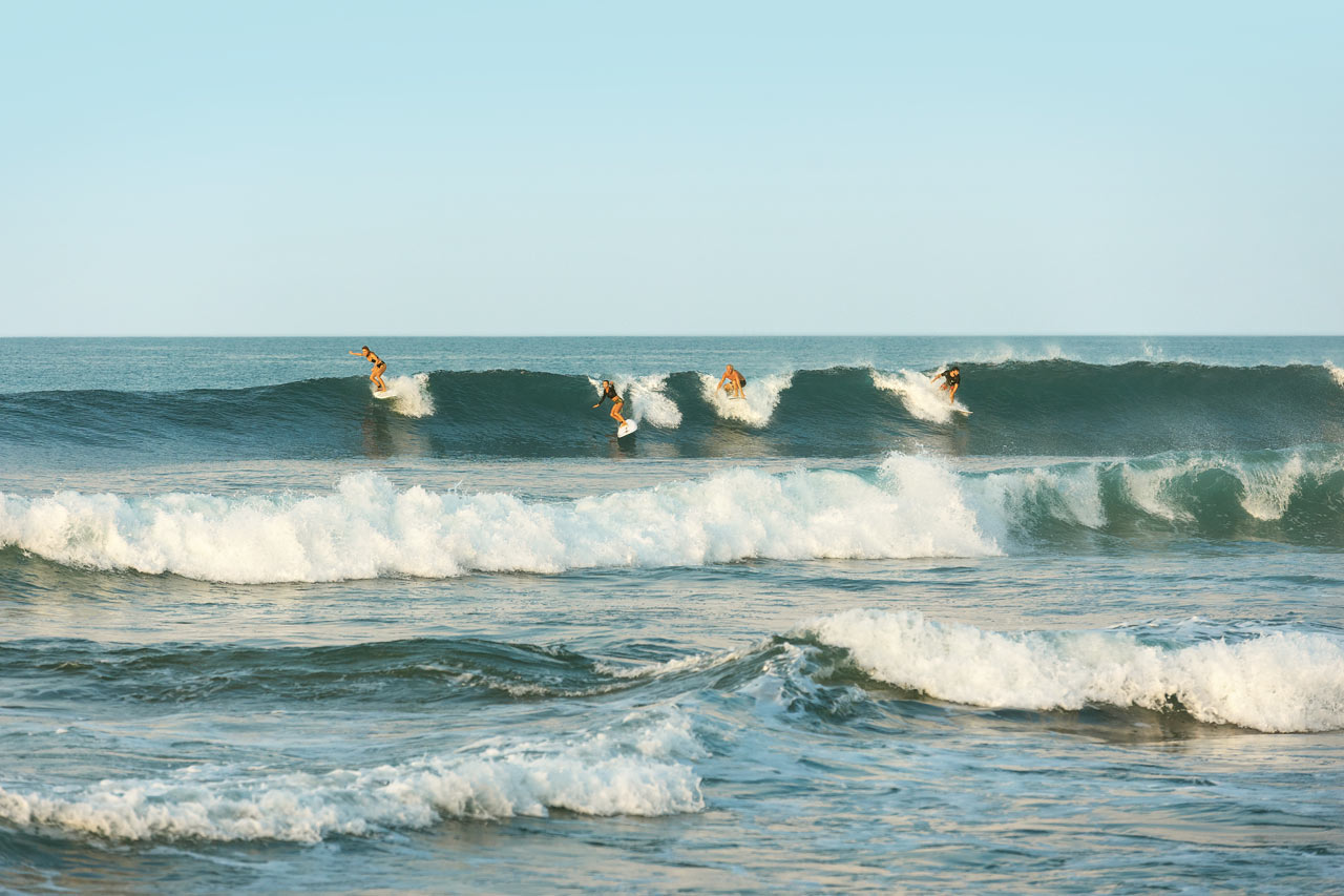 Hikkaduwa Beach - Wewala/Narigamaområdet, perfekt för surfing