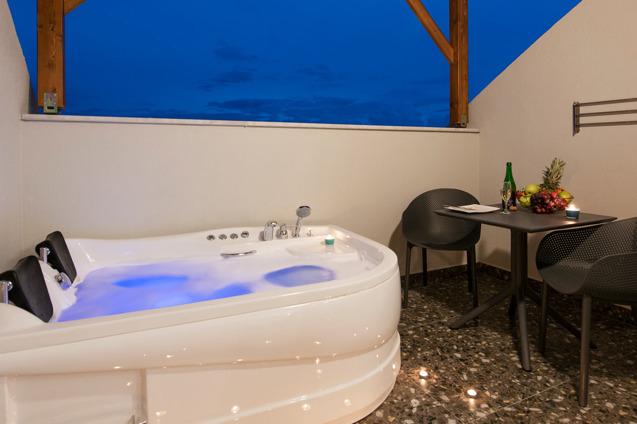 Tvårumslägenhet med bubbelpool