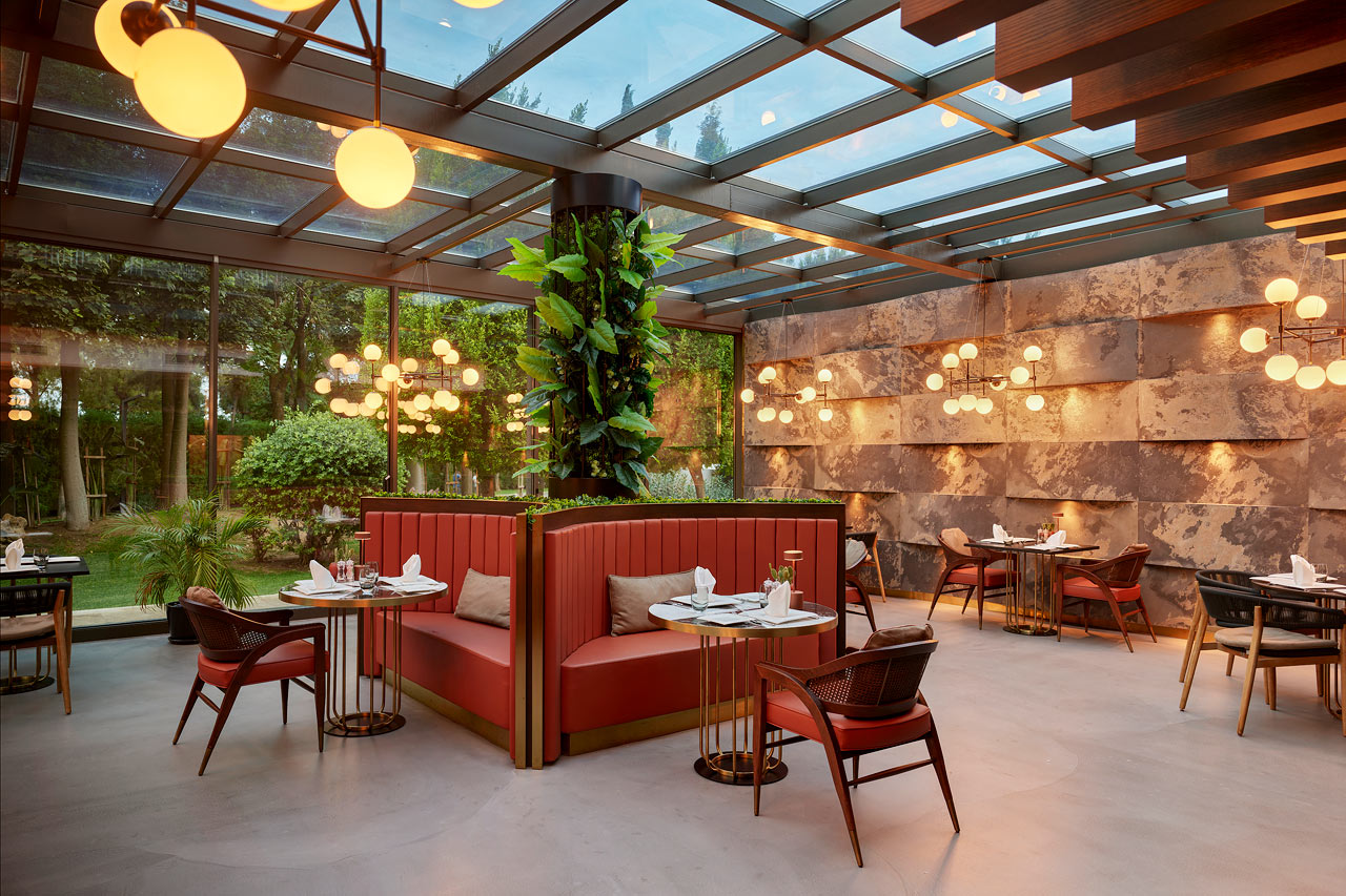 À la carte-restaurang med fast meny