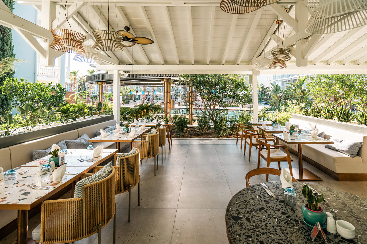 Internationell à la carte-restaurang