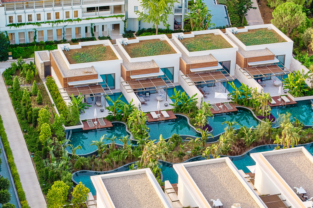 Tvårumslägenhet i villa med privat pool