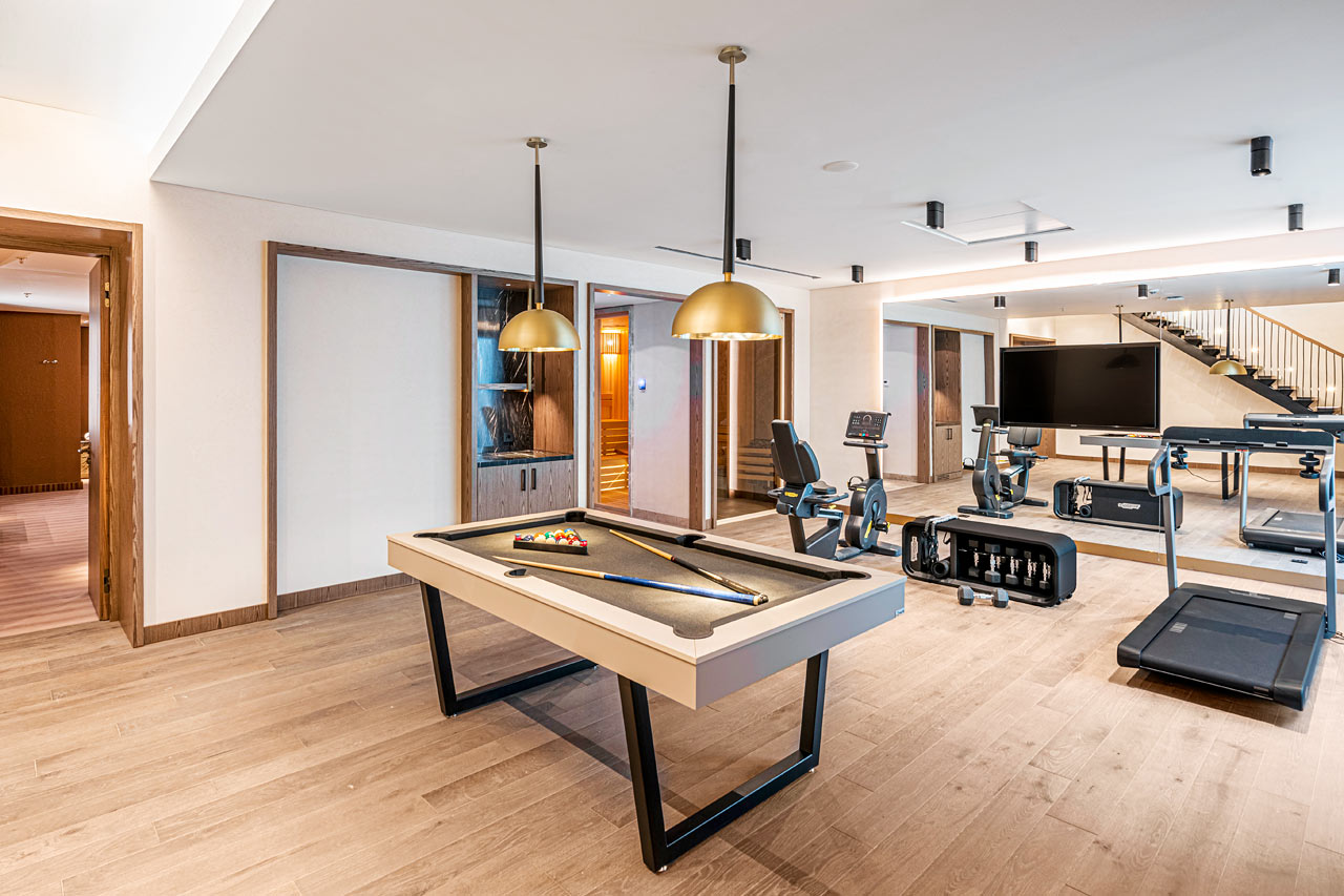 Fyrarumslägenhet i villa, 6 ord.bäddar med privat pool
